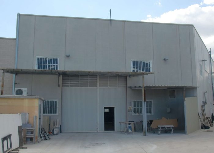 Fachadas y exteriores Fachadas y exteriores